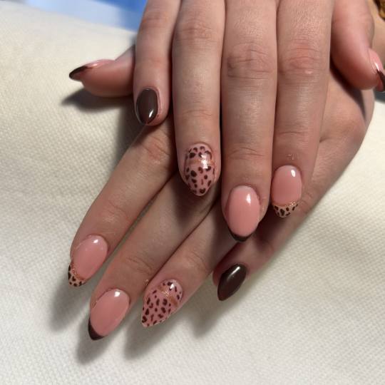 Zen Spot #zagreb Gel lak Ugradnja noktiju dual tipse / gel