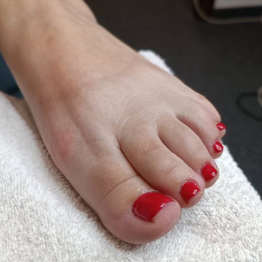 Beauty Clinique #zagreb Gel lak Trajni lak boja - noge Trajni lak na nogama je usluga koja traje pol