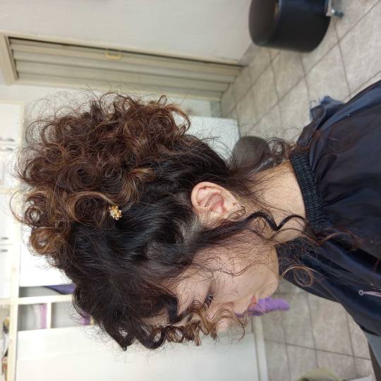 Wikleraj & Frajeraj #zagreb Svečane i frizure za svadbu Svečana frizura dignuta kosa - poluduga ko