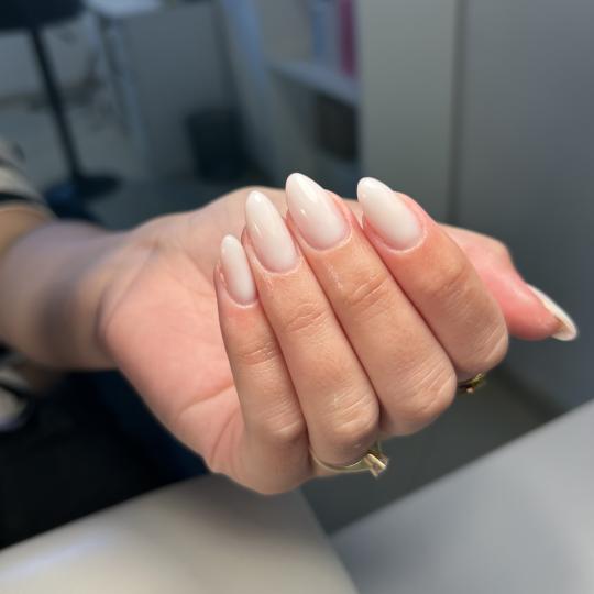 LoveGlam beauty studio #zagreb Izlivanje noktiju Nadopuna noktiju - M dužina