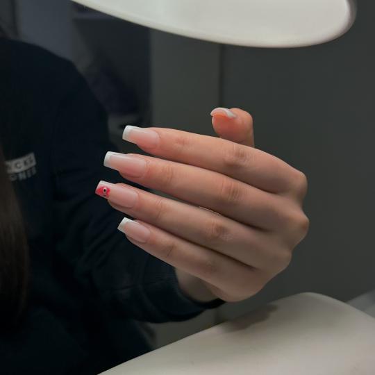 LoveGlam beauty studio #zagreb Manikura Ugradnja noktiju - M dužina