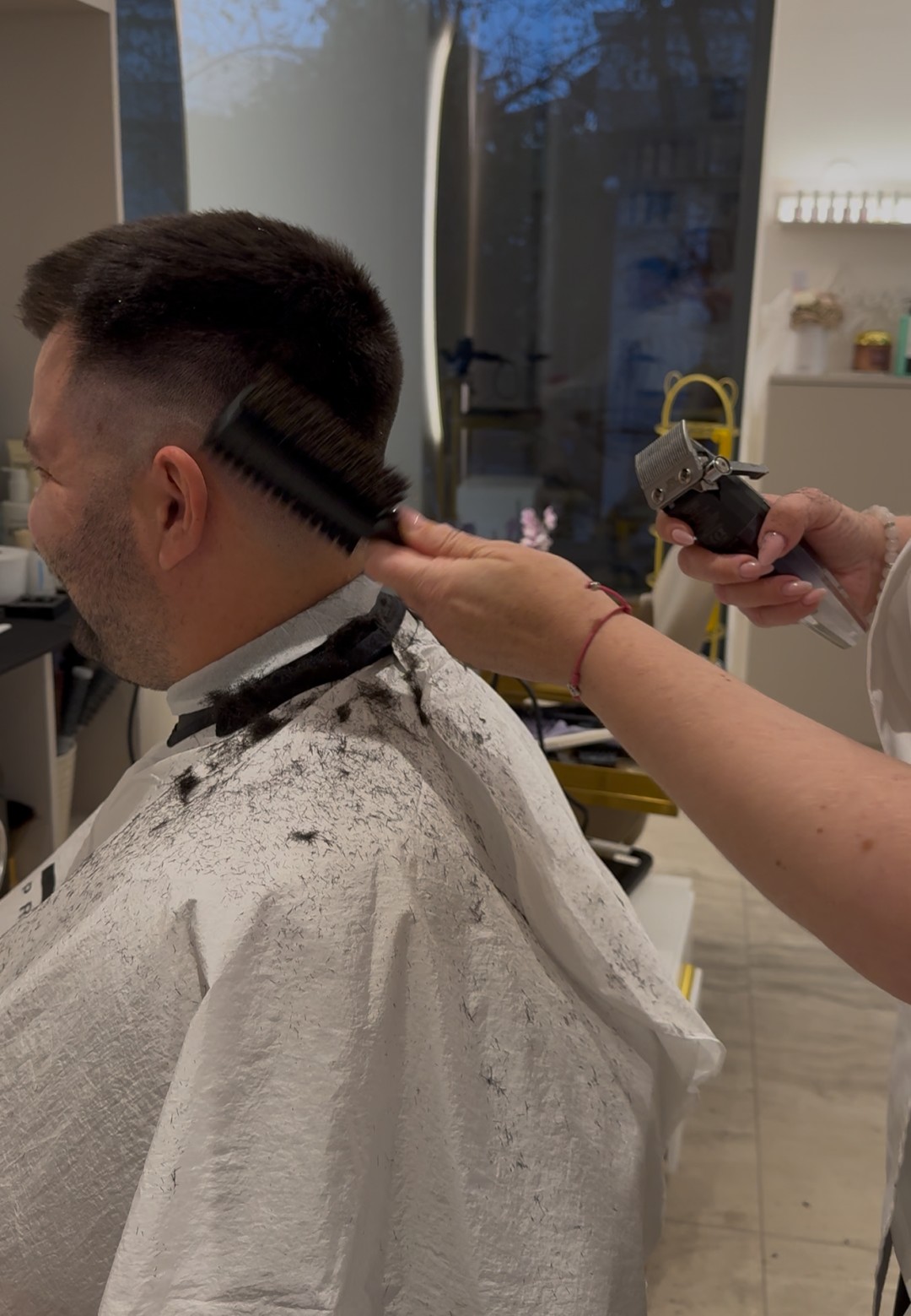 SABRINA STRIJA BEAUTY & SPA #zagreb Muško šišanje Muško šišanje fade + pranje kose + stiliziranje