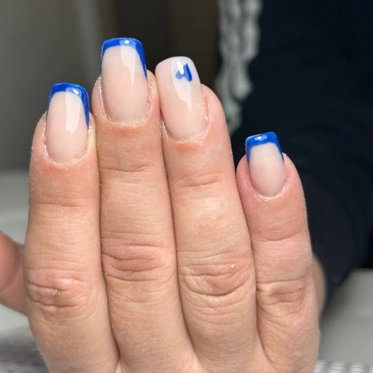 Glow Differently #zagreb Nadogradnja noktiju Ugradnja noktiju - M dužina