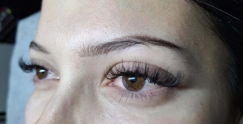Glam Up Lash Extensions #zagreb Nadogradnja trepavica Ugradnja volumenskih trepavica