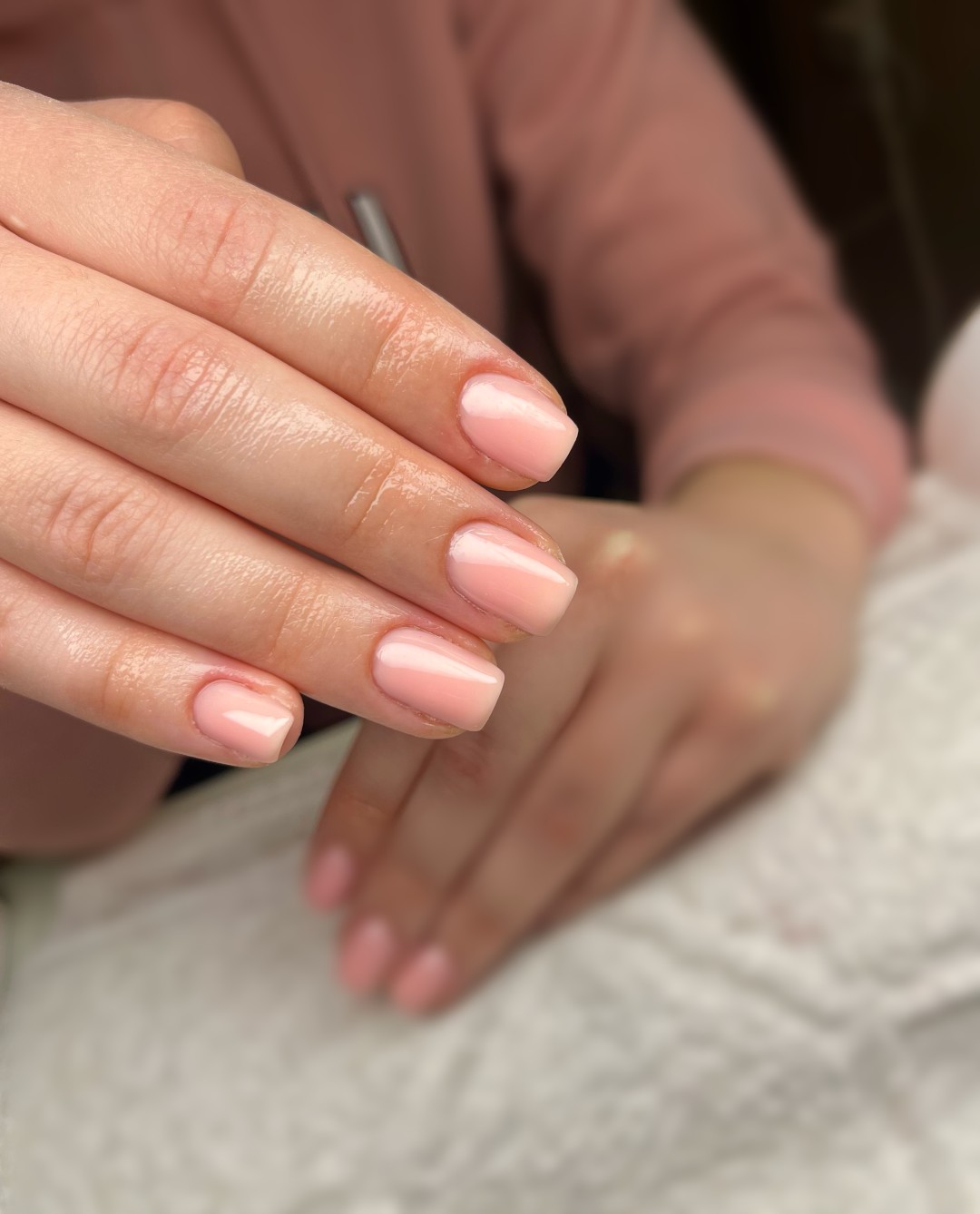 Mia’s Beautique #zagreb Manikura Gradivni trajni lak - ruke