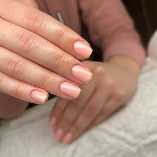 Mia’s Beautique #zagreb Manikura Comby manikura i gradivni trajni lak -ruke