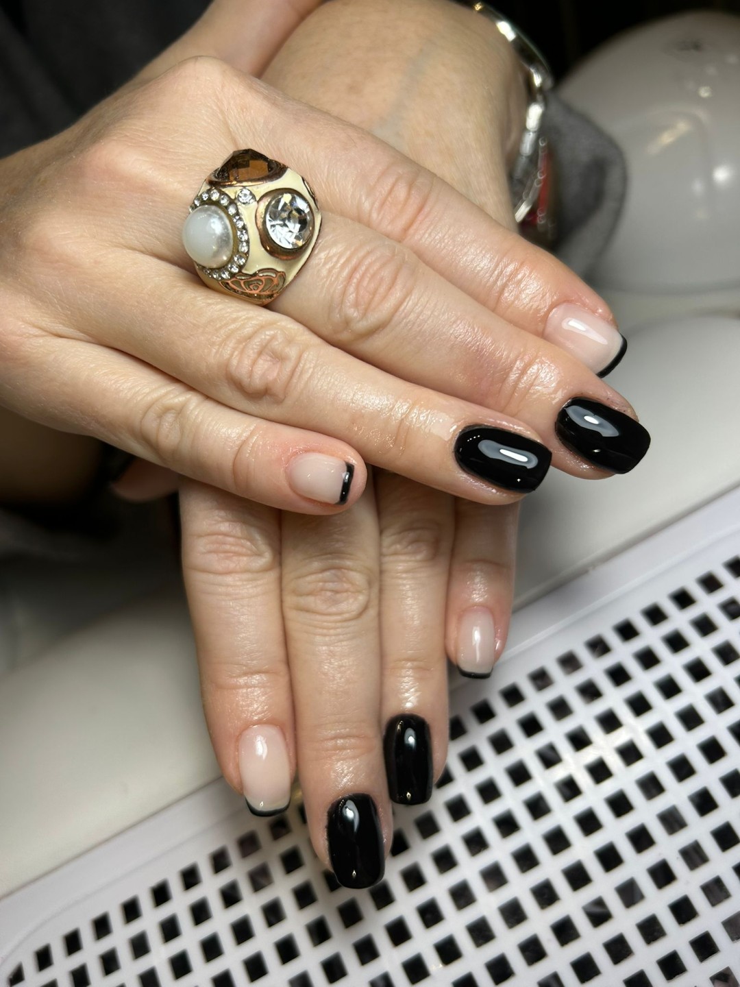 Manikura + trajni lak - Glow Differently, Zagreb Manikura Nokti Manikura, Zagreb, Donji grad - Centar