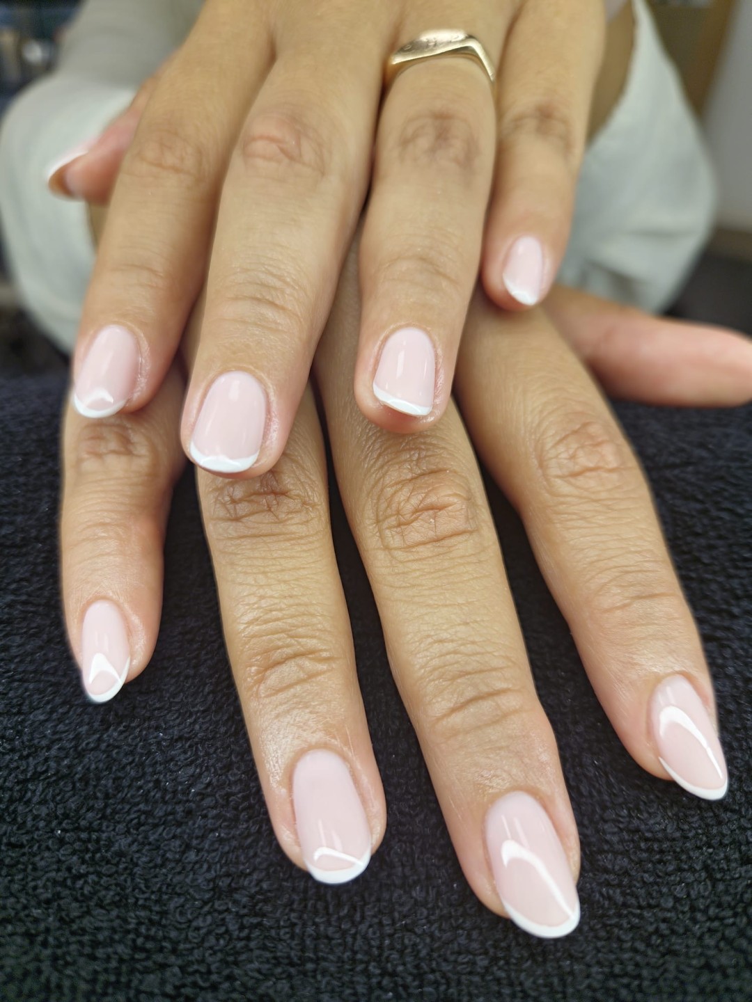 Manikura + gradivni trajni lak - Epic Hair Design, Zagreb Manikura Nokti Manikura, Zagreb, Črnomerec