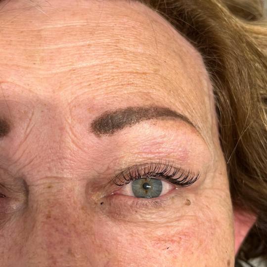 Glow Differently #zagreb Nadogradnja trepavica Ugradnja klasičnih trepavica