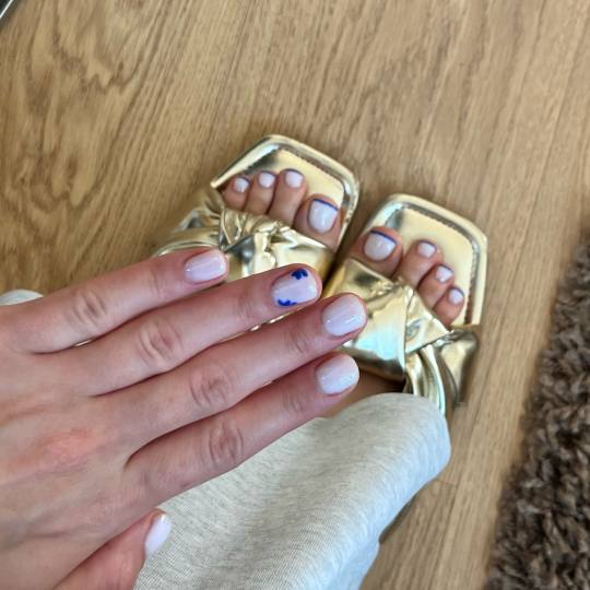 Mia’s Beautique #zagreb Manikura Comby manikura i gradivni trajni lak -ruke