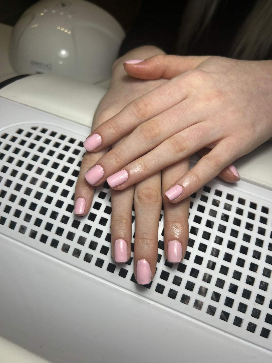 Manikura + trajni lak - Glow Differently, Zagreb Manikura Nokti Manikura, Zagreb, Donji grad - Centar