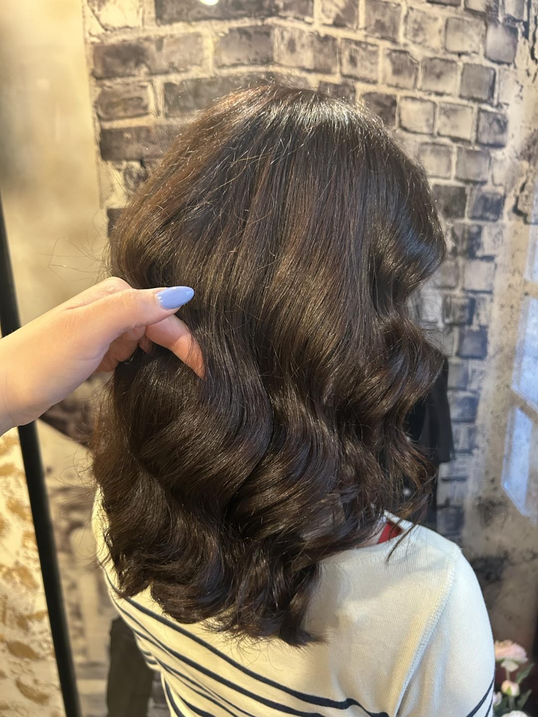 Frizerski salon M #zagreb Bojanje kose Bojanje cijele dužine + pranje kose + žensko šišanje + feniranje na valove - duga kosa