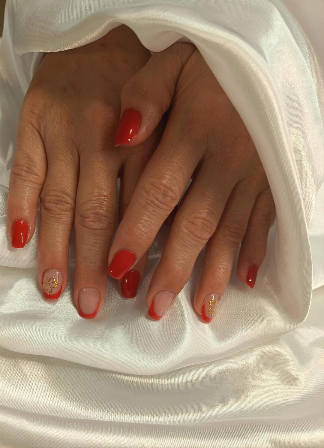 Alum beauty studio #rijeka Nadogradnja noktiju Ugradnja noktiju gelom