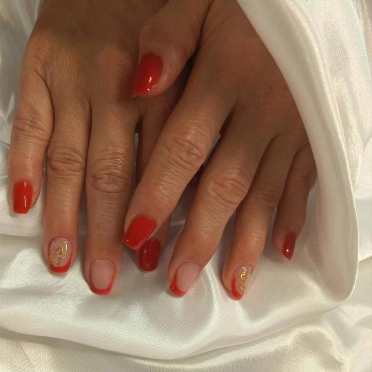 Alum beauty studio #rijeka Nadogradnja noktiju Ugradnja noktiju gelom Gel ugradnja sa jednostavnim n