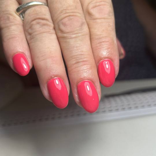 Glow Differently #zagreb Manikura Manikura + trajni lak