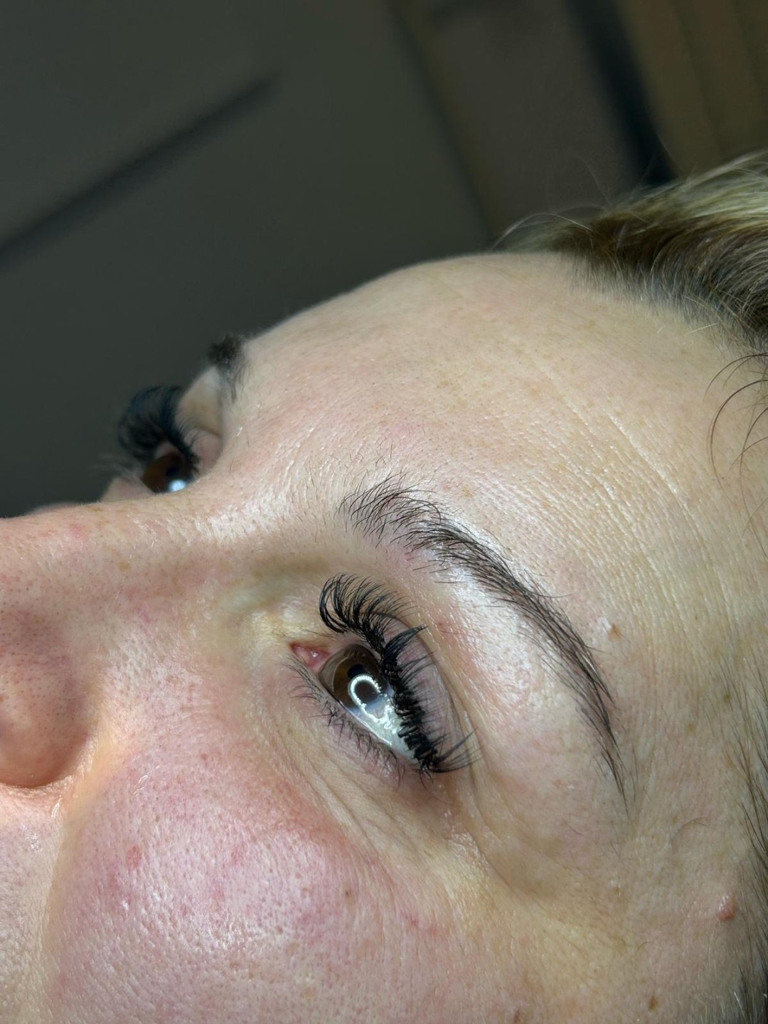 Glow Differently #zagreb Nadogradnja trepavica Ugradnja volumenskih trepavica