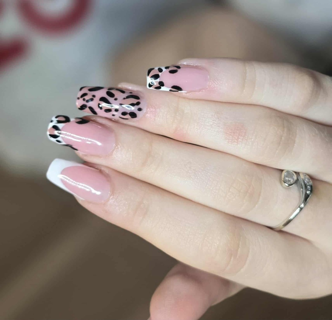 Aroma Sanja beauty & više #zagreb Ukrašavanje noktiju Nail art - po noktu