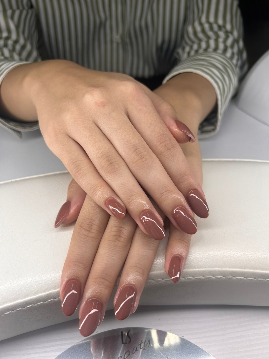 Ugradnja noktiju gelom - L dužina - Beauty Box Studio, Osijek Nadogradnja noktiju Nokti Nadogradnja noktiju, Osijek, Centar