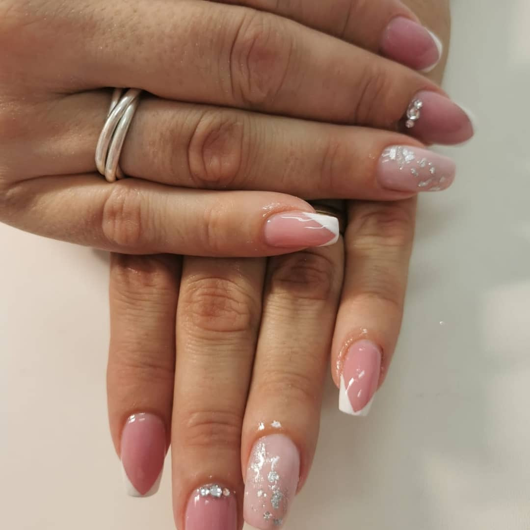 Melanis i Silueta studio za njegu lica i tijela #zagreb Gel lak Ugradnja noktiju