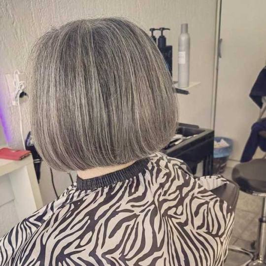 Wikleraj & Frajeraj #zagreb Žensko šišanje Žensko šišanje - poluduga kosa