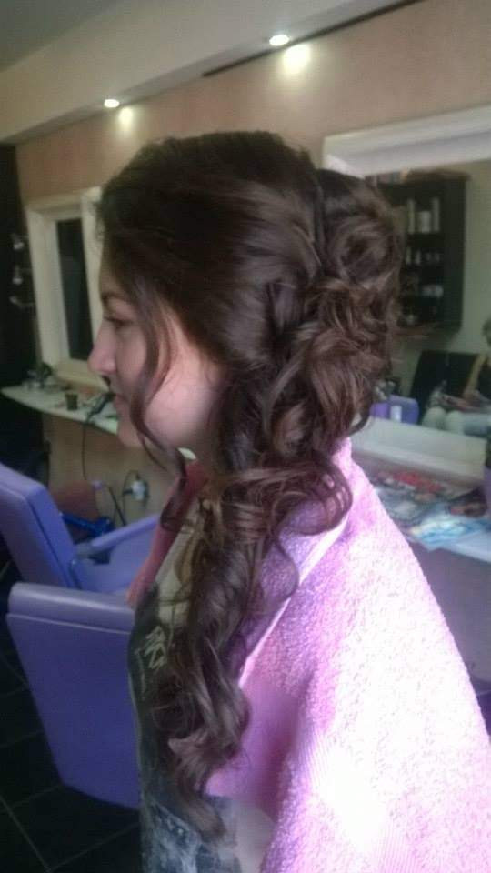 Studio HM #zagreb Njega i ojačavanje kose Svečana frizura