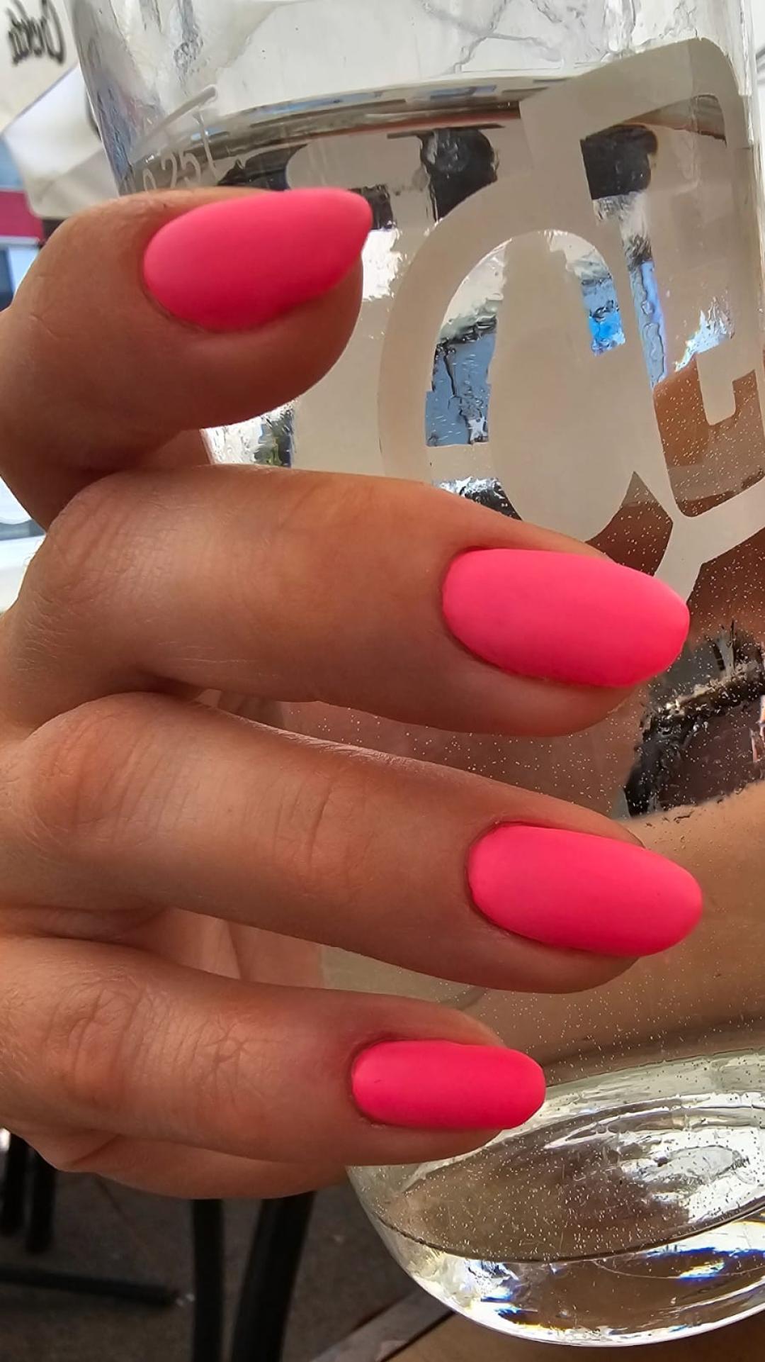 Trajni lak ruke - boja - Femelle studio, Zagreb Gel lak Nokti Gel lak, Zagreb, Novi Zagreb – istok