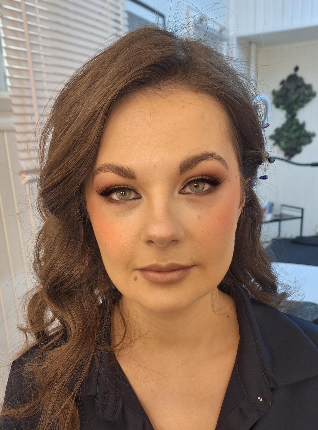 Profesionalno šminkanje + umjetne trepavice - za dame - TLS, Zagreb Make-up / šminkanje Lice Make-up / šminkanje, Zagreb, Novi Zagreb – istok