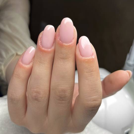 Mia’s Beautique #zagreb Manikura Comby manikura i gradivni trajni lak -ruke