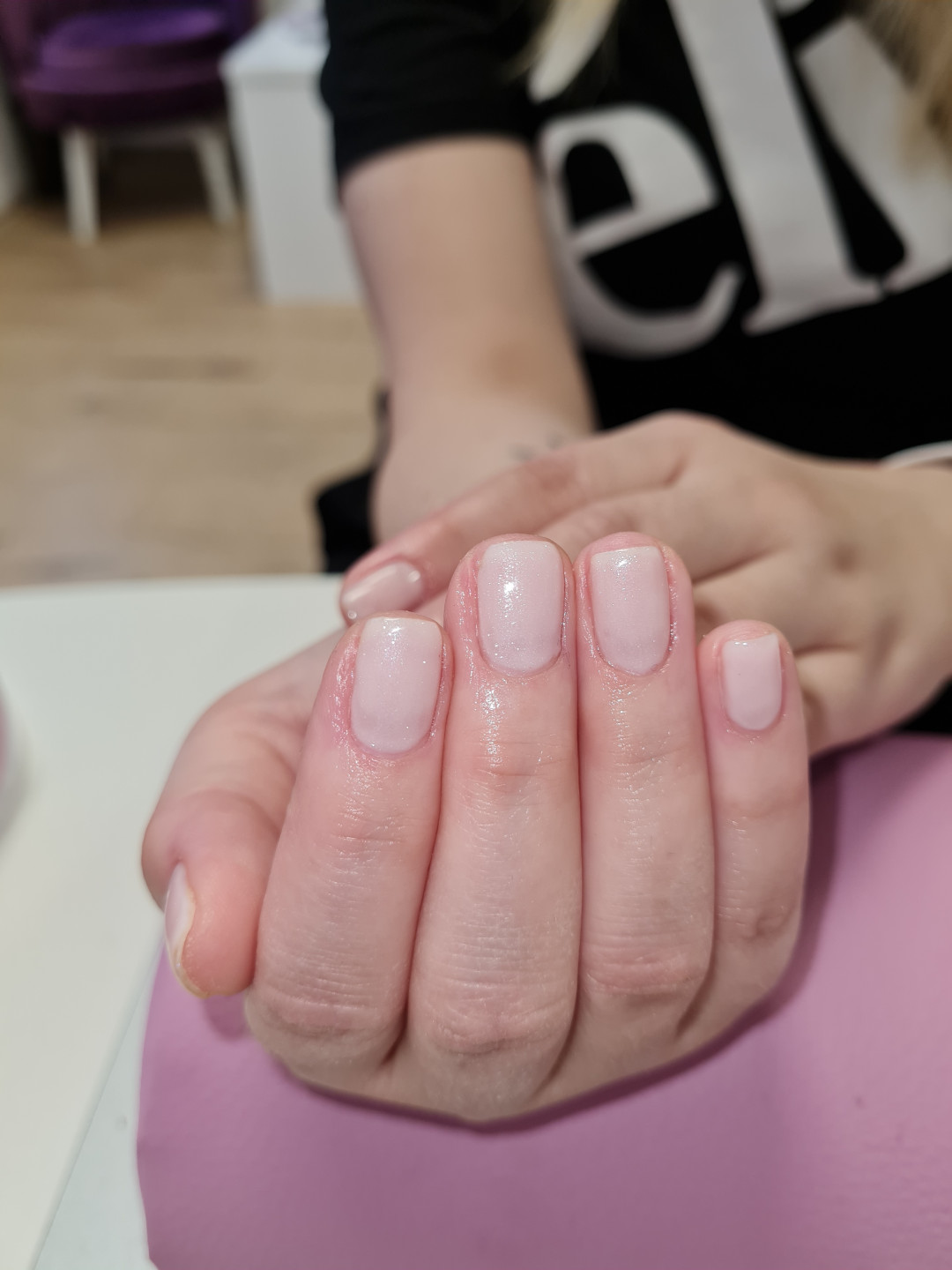 Chic Beauty West #zagreb Manikura Trajni lak + french - M dužina noktiju