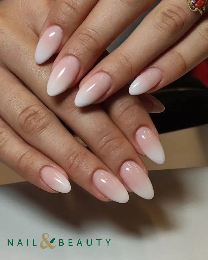 Nail & beauty room #zagreb Manikura Geliranje prirodnih noktiju - M dužina