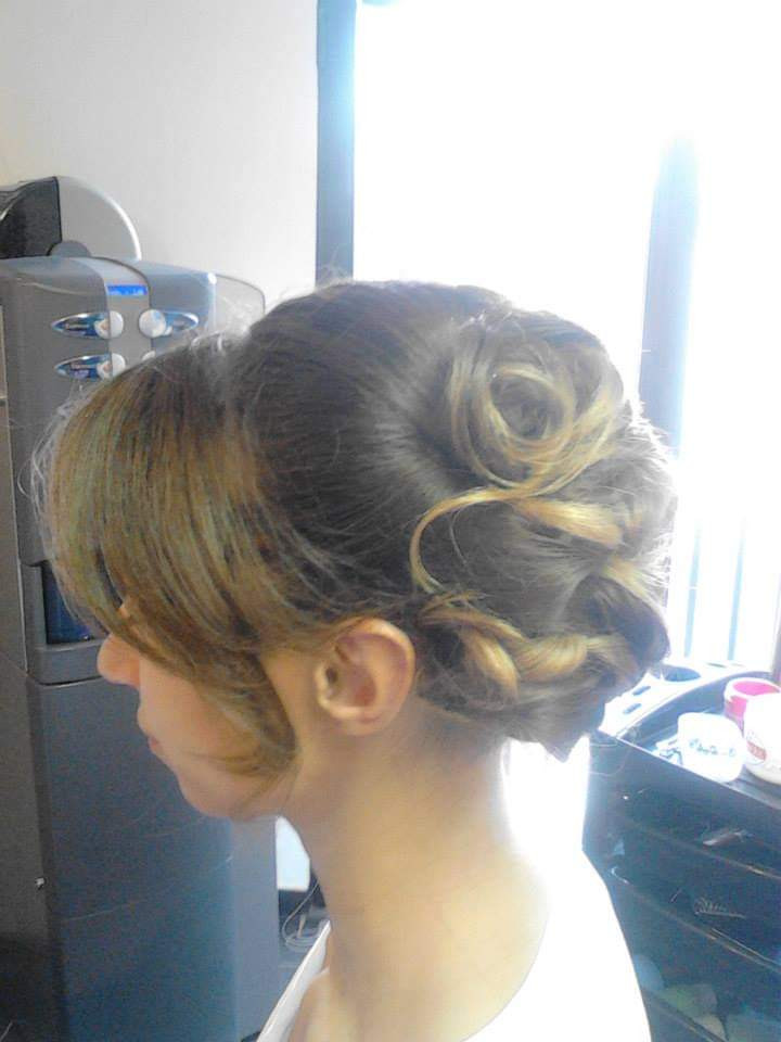 Studio HM #zagreb Njega i ojačavanje kose Svečana frizura