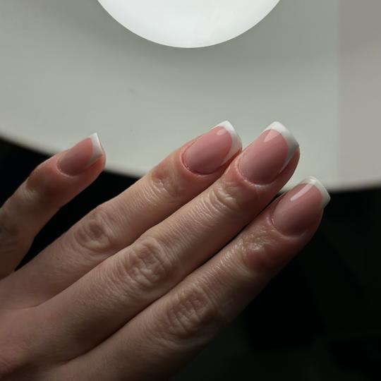 LoveGlam beauty studio #zagreb Manikura Ugradnja noktiju - S dužina Ugradnja nokti 30 e
French na 