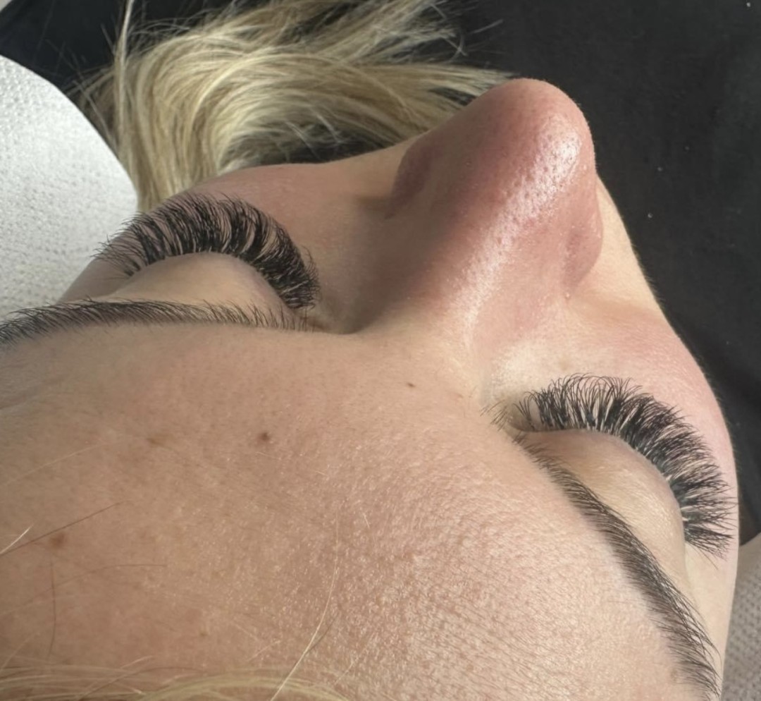 Beauty studio L #zagreb Nadogradnja trepavica Ugradnja volumenskih trepavica