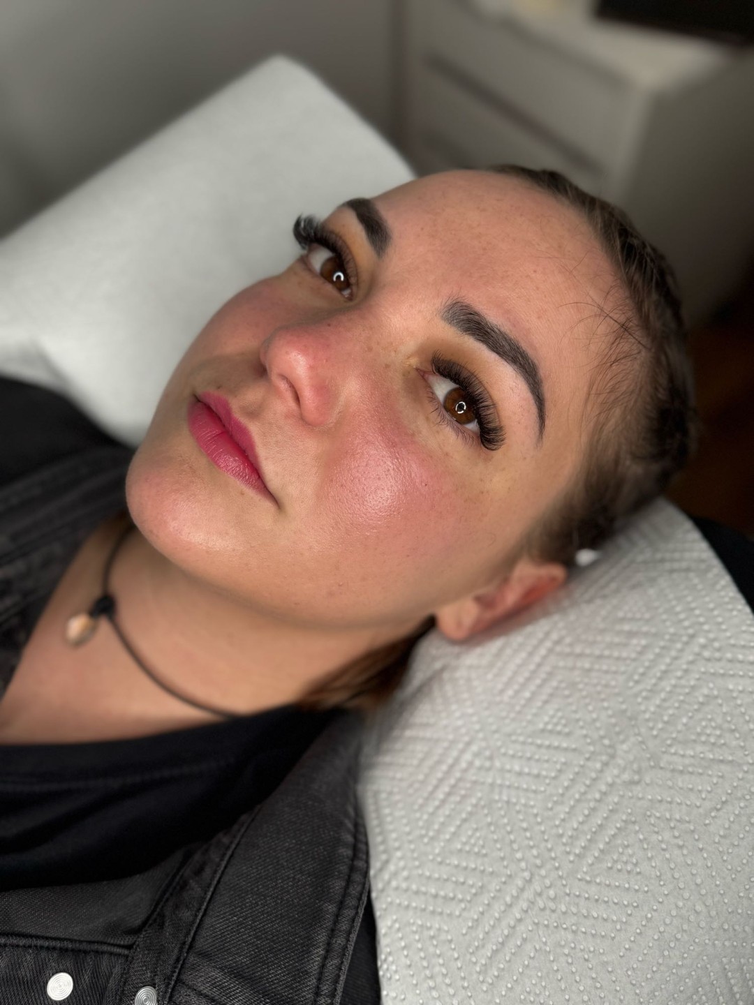 Ugradnja volumenskih trepavica - MOELL beauty, Zagreb Nadogradnja trepavica Lice Nadogradnja trepavica, Zagreb, Peščenica – Žitnjak