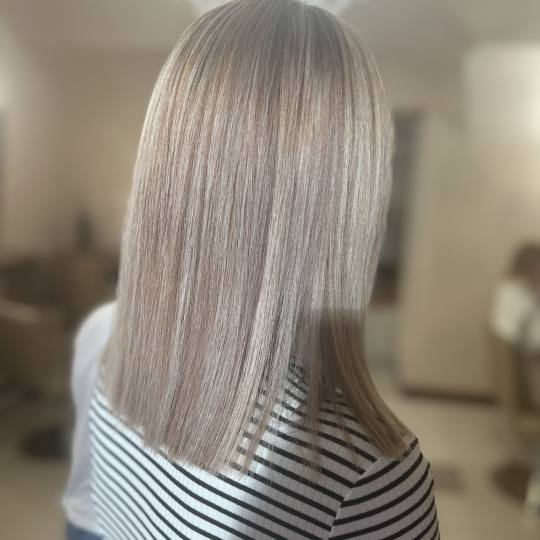 Urban Baroque Zagreb #zagreb Bojanje kose Klasični pramenovi + šišanje - duga kosa