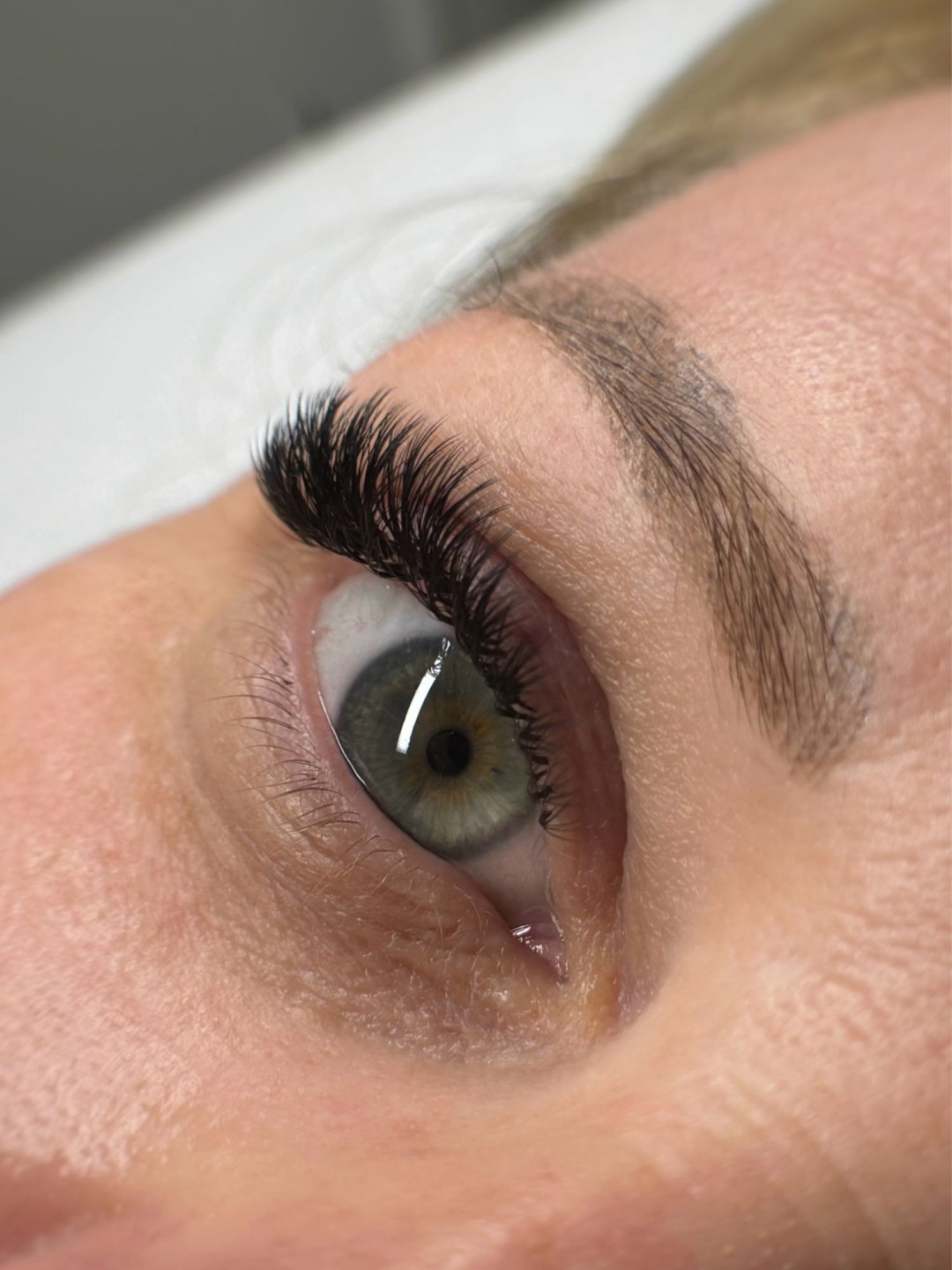 Ugradnja volumenskih trepavica - MOELL beauty, Zagreb Nadogradnja trepavica Lice Nadogradnja trepavica, Zagreb, Peščenica – Žitnjak