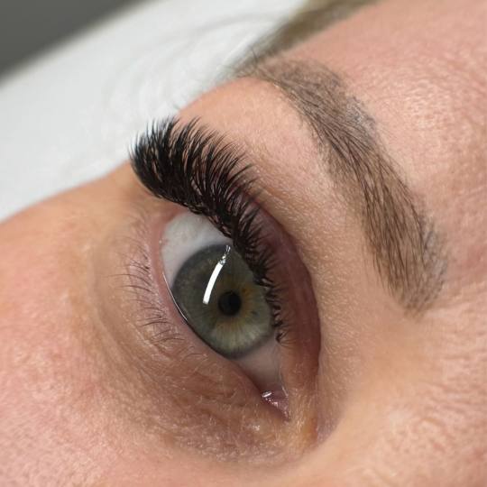 MOELL beauty #zagreb Nadogradnja trepavica Ugradnja volumenskih trepavica