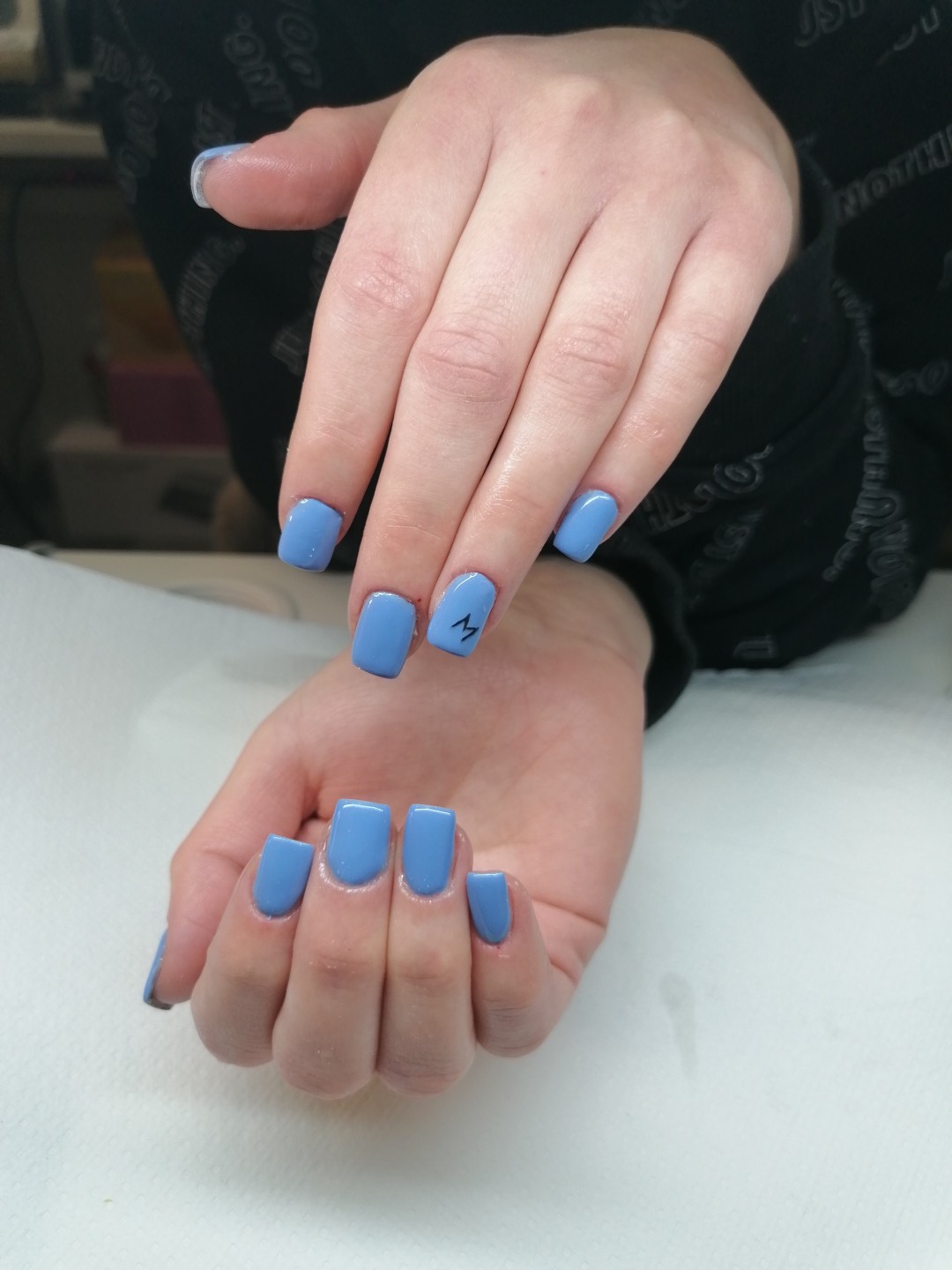 House of Beauty #zagreb Korekcija noktiju Nadopuna / korekcija noktiju - M dužina