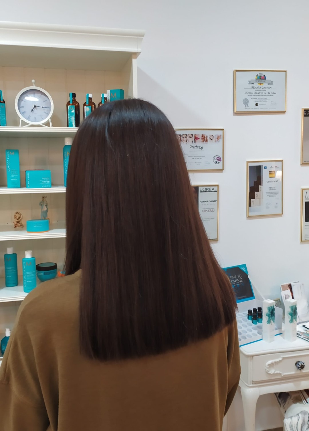 Hairlookboutique #zagreb Bojanje kose Pranje kose + sušenje + fen frizura + žensko šišanje + preljev - duga kosa