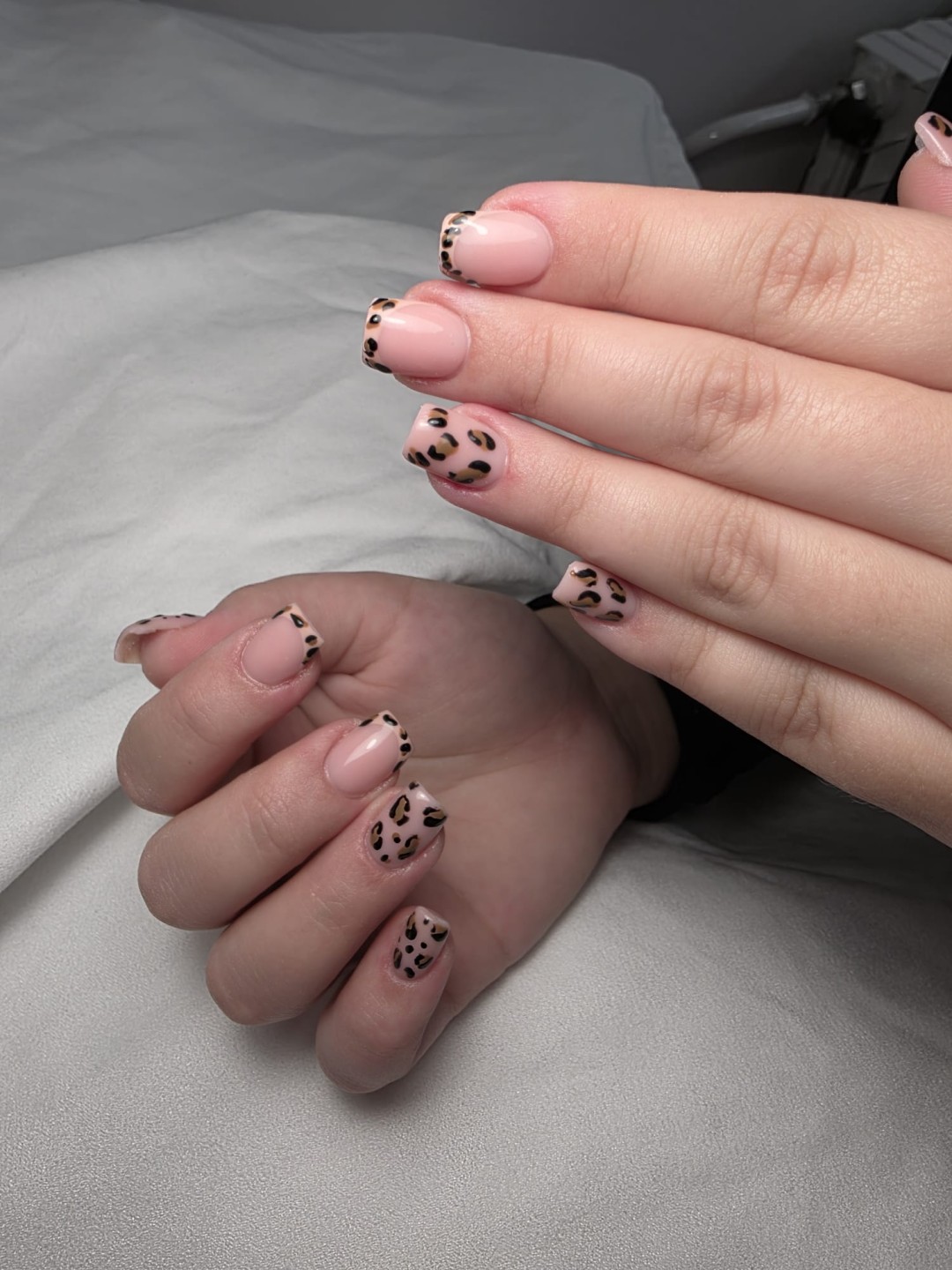 Nails & Beauty Studio #zagreb Ukrašavanje noktiju DODATAK: Nail art (jednostavan: crtice i sl.)