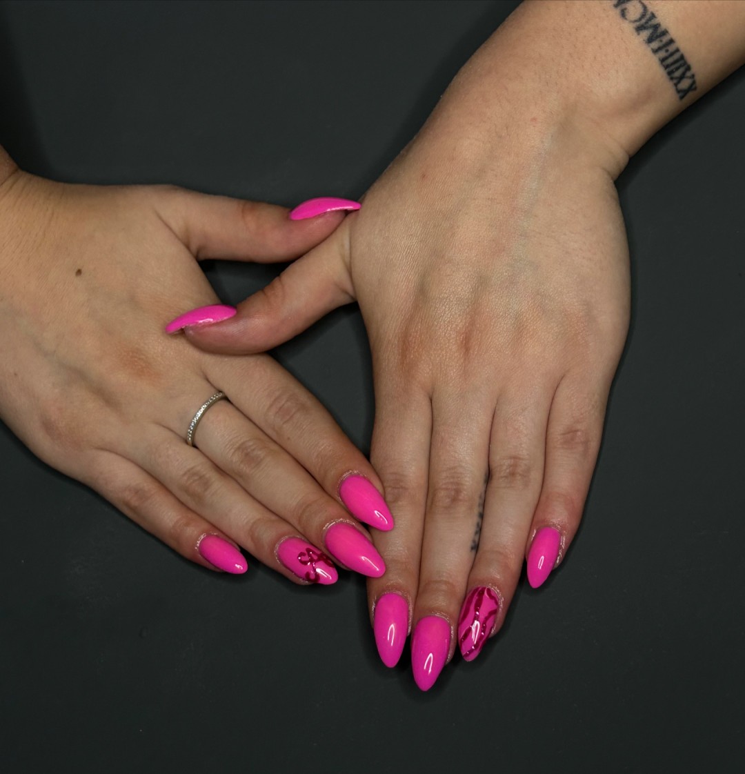 Femme Fatale #zagreb Izlivanje noktiju Ugradnja noktiju - M dužina