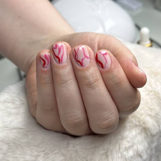 Mia’s Beautique #zagreb Manikura Comby manikura i gradivni trajni lak -ruke