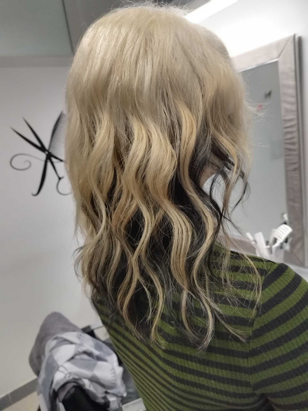 Silvija #zagreb Bojanje kose Bojanje cijele dužine + fen frizura + šišanje - kosa srednje dužine