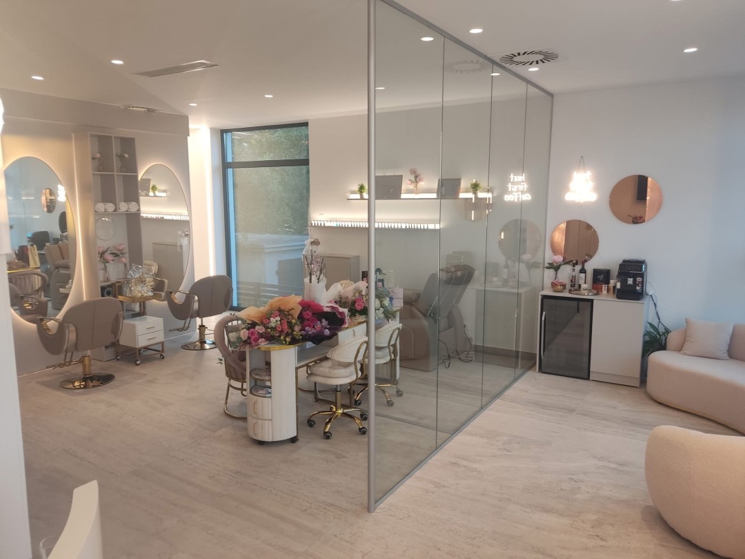 SABRINA STRIJA BEAUTY & SPA #zagreb Manikura Manikura