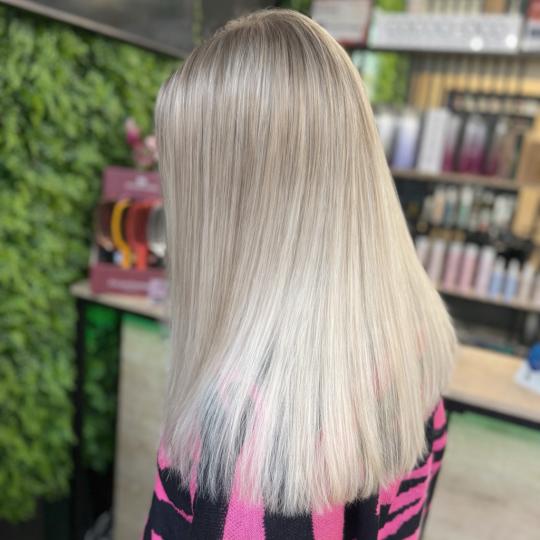 Epic Hair Design #zagreb Ombre, sombre, balayage Klasični pramenovi - do 50g boje