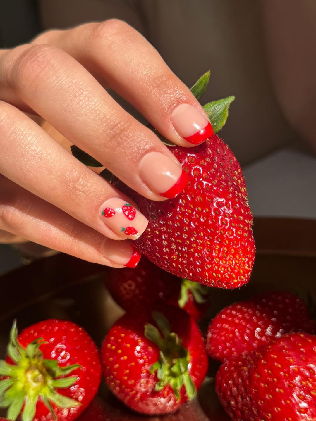 French / nail art - dodatak uz uslugu - La Grotta Spa by Dreams clinic, Rijeka Ukrašavanje noktiju Nokti Ukrašavanje noktiju, Rijeka, Centar