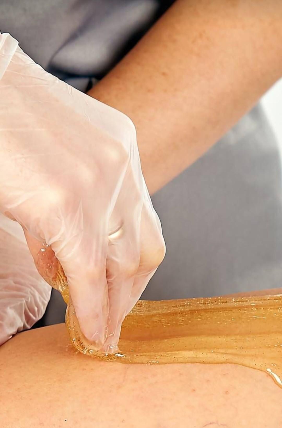 Cijele noge depilacija šećernom pastom - Per Vita beauty, Zagreb Depilacija šećernom pastom Depilacija Depilacija šećernom pastom, Zagreb, Novi Zagreb – istok