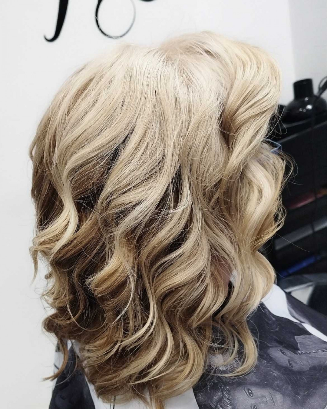 Fen frizura - kosa srednje dužine - Silvija, Zagreb Feniranje i stiliziranje Frizerski saloni Feniranje i stiliziranje, Zagreb, Črnomerec