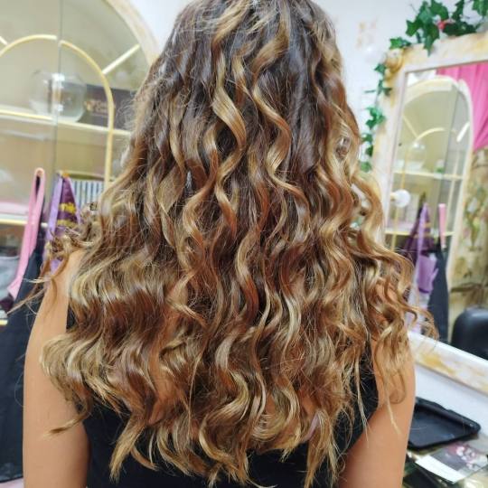 Paint Bar Joy - spas u zadnji čas #zagreb Uvijanje, kovrče i valovi Valovi / lokne - kosa do pola 