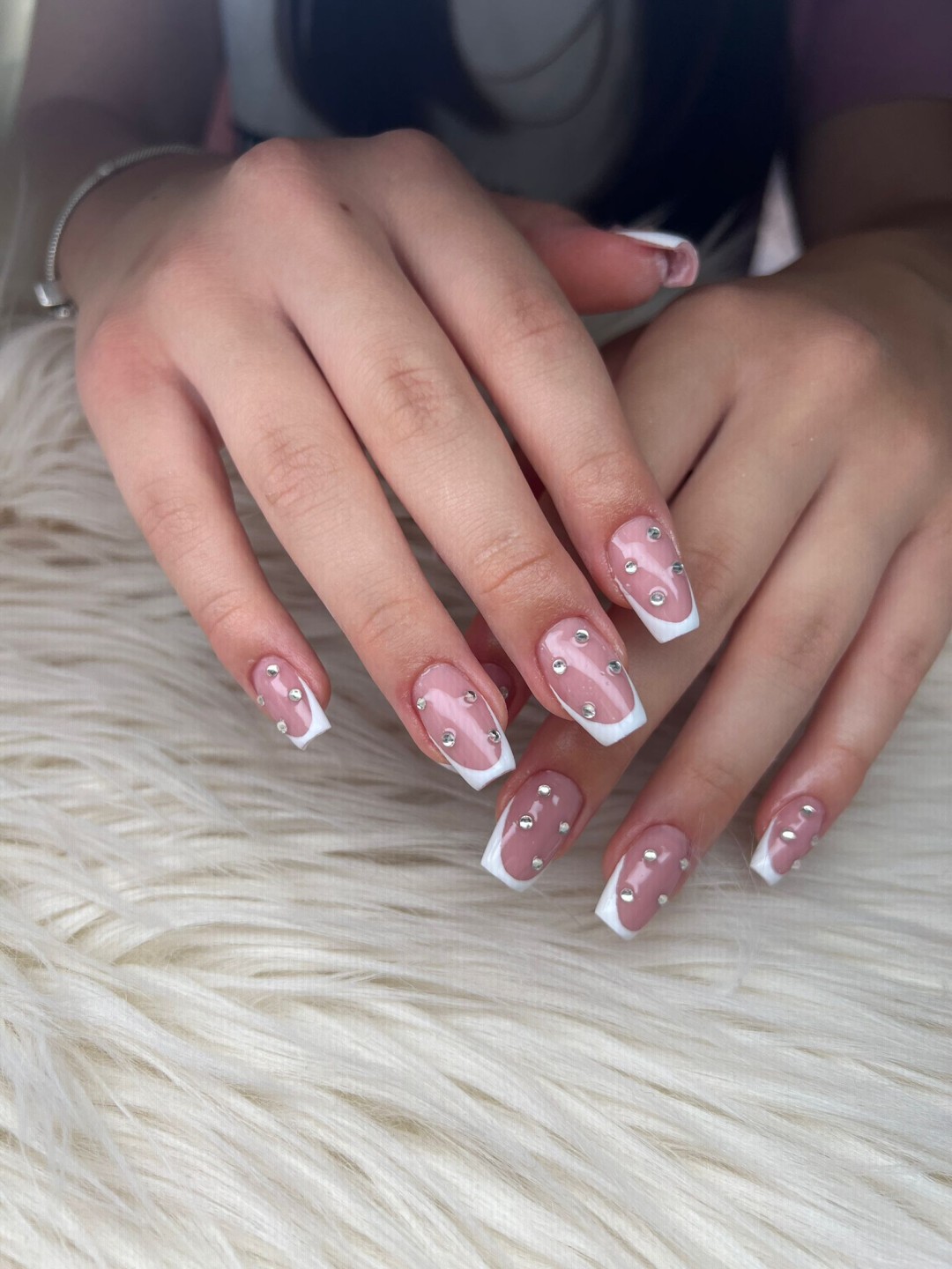 Beauty Centar Miss #zagreb Izlivanje noktiju Izlivanje noktiju gelom - M dužina